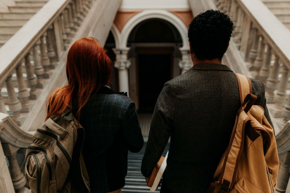 留学服务对比与核验要点示意图